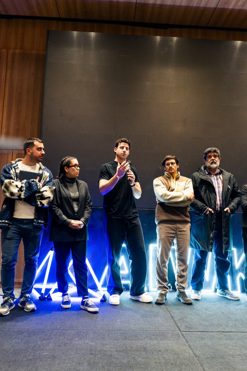 Pato Iturraspe hablando en un evento